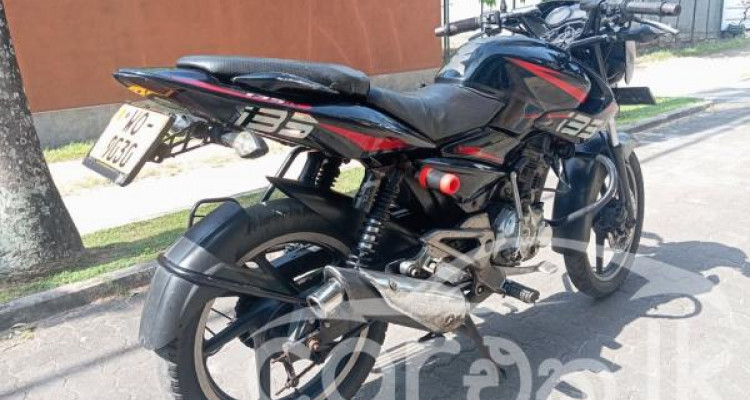 BAJAJ PULSAR 135 2011