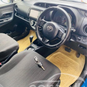 TOYOTA VITZ 2017