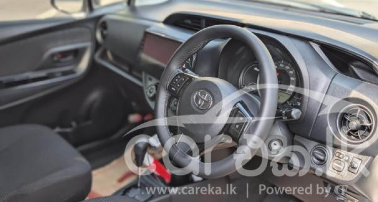 TOYOTA VITZ 2018