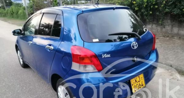 TOYOTA VITZ 2008