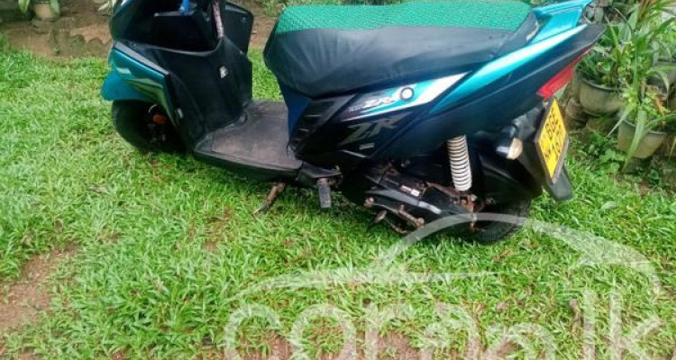 YAMAHA ZR 2018