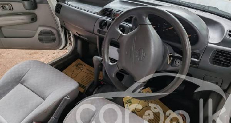 NISSAN MARCH K11 2002