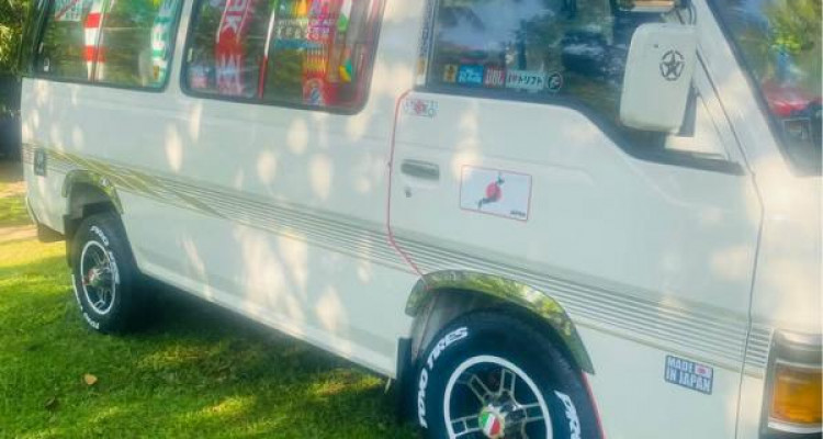 NISSAN CARAVAN 1991