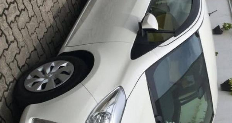 TOYOTA VITZ 2018