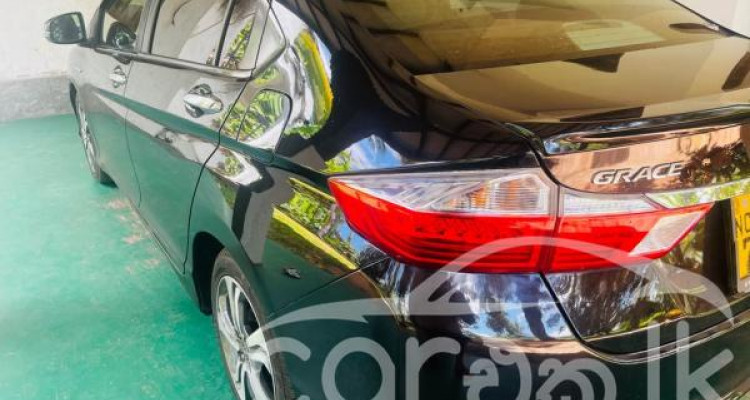 HONDA GRACE 2015