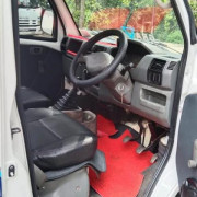 MITSUBISHI MINICAB 2001
