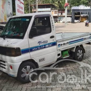 MITSUBISHI MINICAB 2001