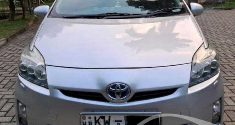 TOYOTA PRIUS 2011