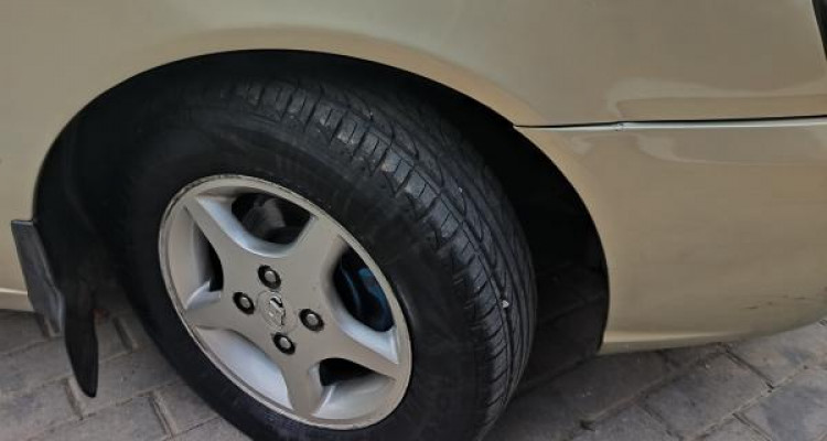 HYUNDAI ACCENT 2001