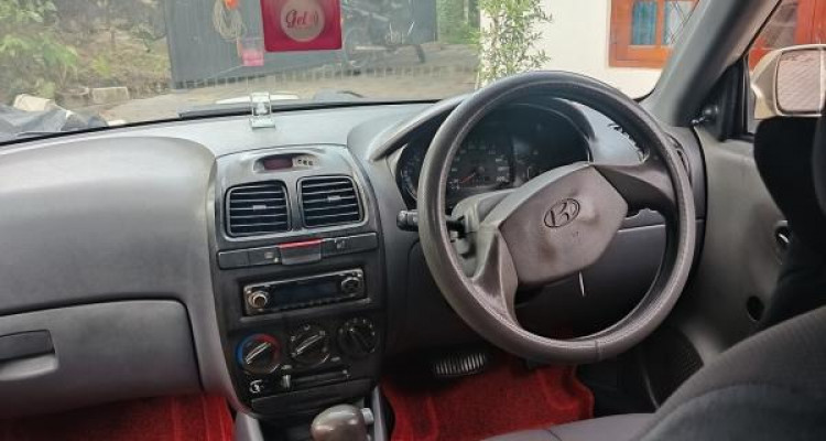 HYUNDAI ACCENT 2001