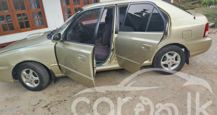 HYUNDAI ACCENT 2001