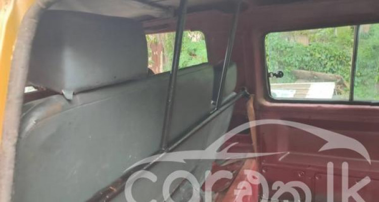 MITSUBISHI DELICA L300 1982