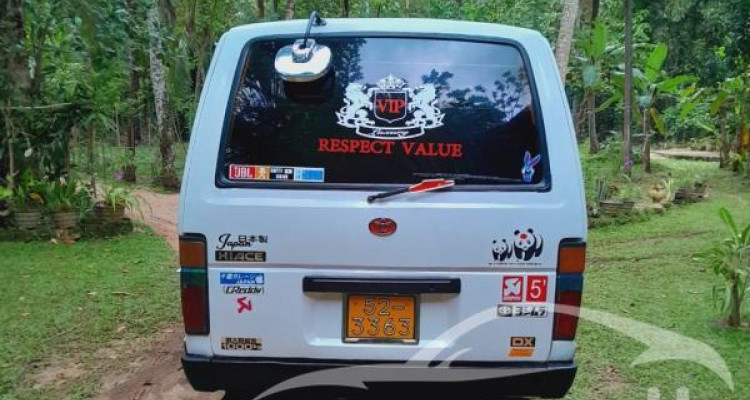 TOYOTA HIACE LH61 1987