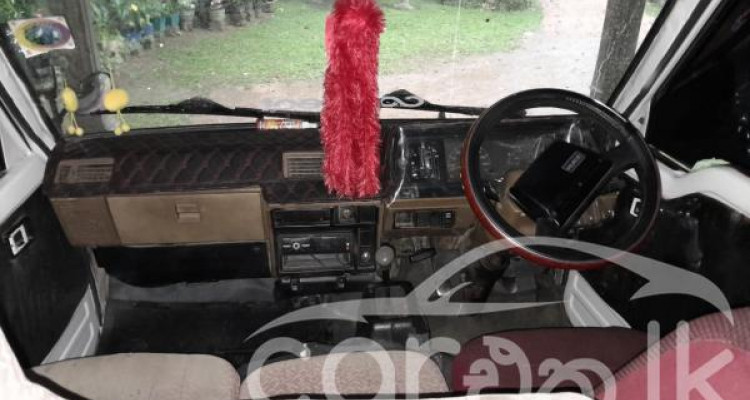 TOYOTA HIACE LH61 1987