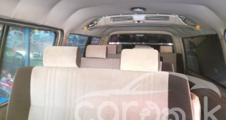 NISSAN CARAVAN 1992