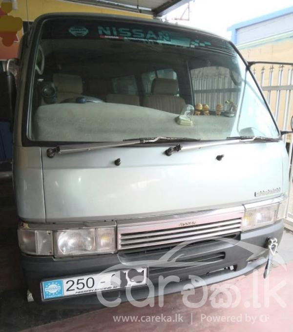 NISSAN CARAVAN 1992