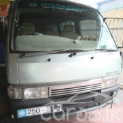 NISSAN CARAVAN 1992