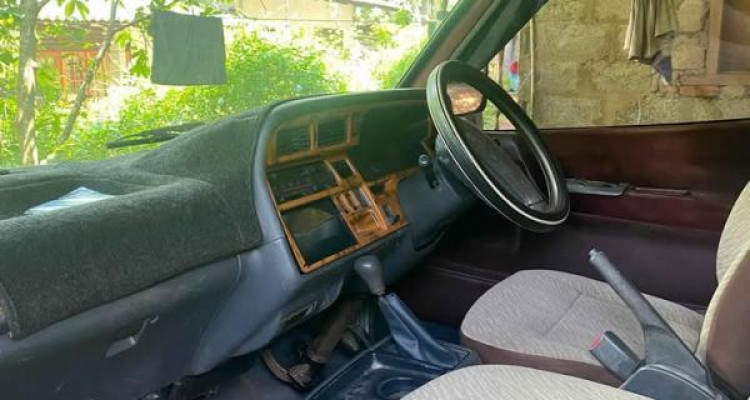 TOYOTA DOLPHIN LH113 1990