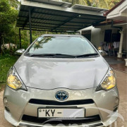 TOYOTA AQUA 2012