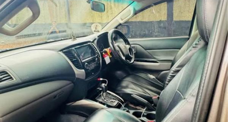 MITSUBISHI L200 2019