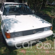 NISSAN TRAD SUNNY 1989