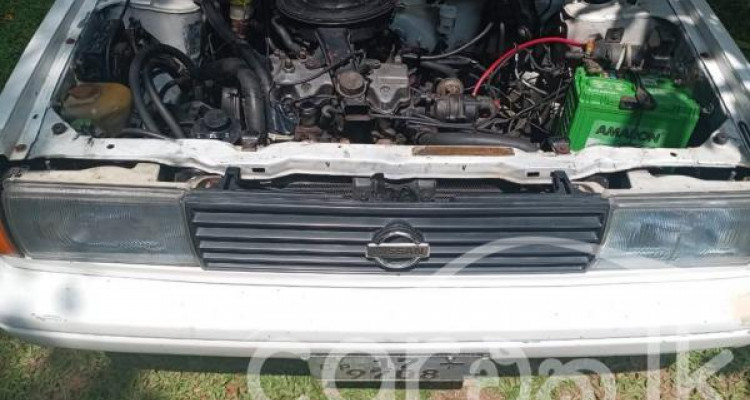 NISSAN TRAD SUNNY 1989
