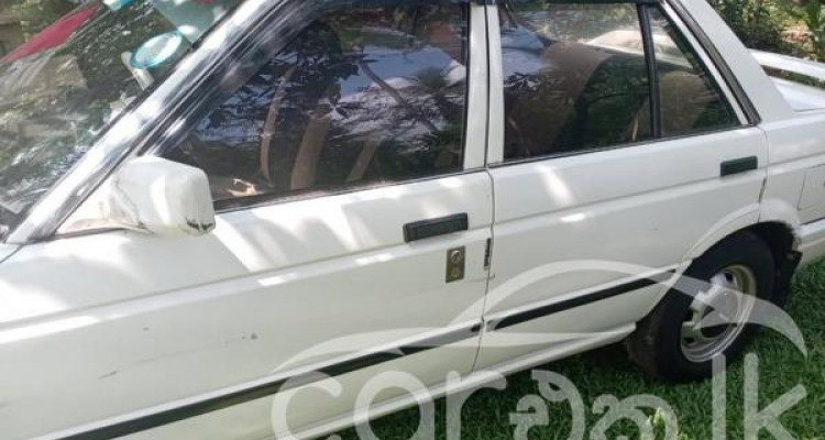 NISSAN TRAD SUNNY 1989