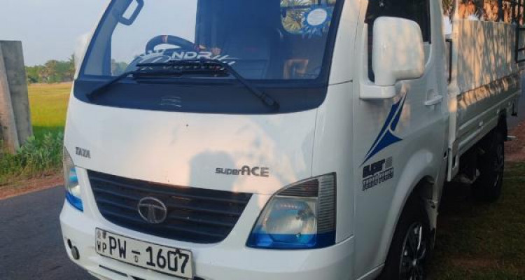TATA SUPER ACE 2013