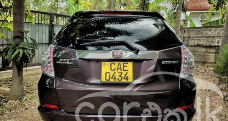 HONDA FIT SHUTTLE 2013