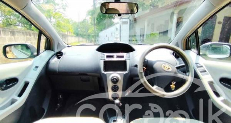 TOYOTA VITZ 2008