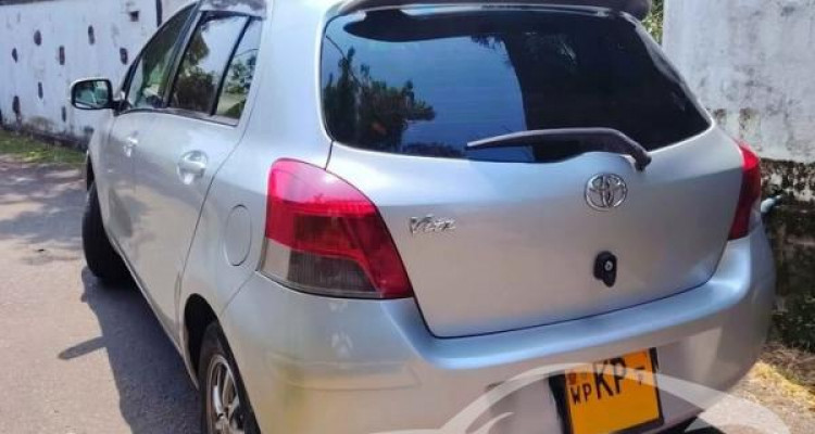 TOYOTA VITZ 2008