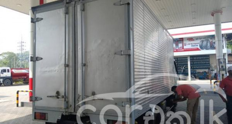 MITSUBISHI CANTER 2001