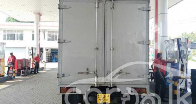 MITSUBISHI CANTER 2001