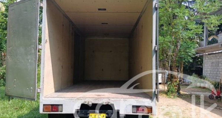 MITSUBISHI CANTER 2001