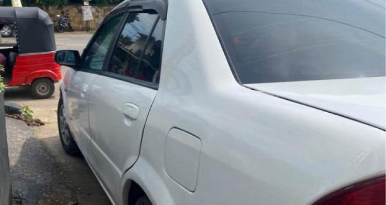 FORD LASER 2000