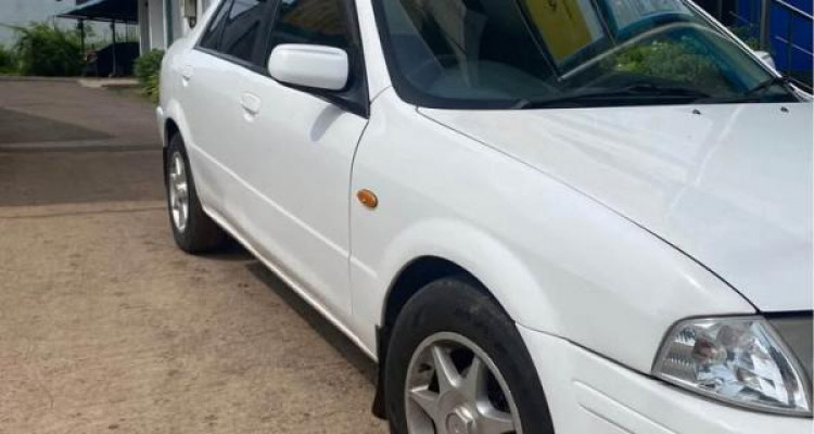 FORD LASER 2000