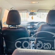 TOYOTA VITZ 2018