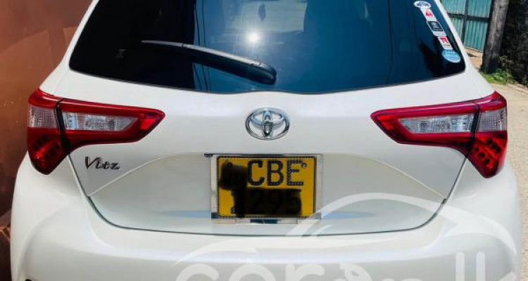 TOYOTA VITZ 2018