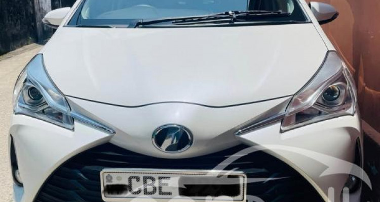 TOYOTA VITZ 2018