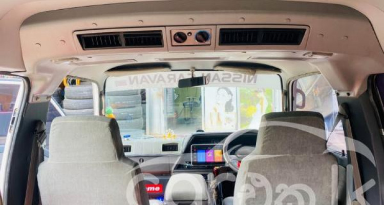 NISSAN CARAVAN 1994