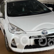 TOYOTA AQUA 2013