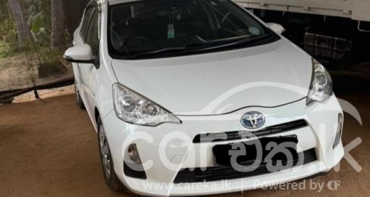 TOYOTA AQUA 2013