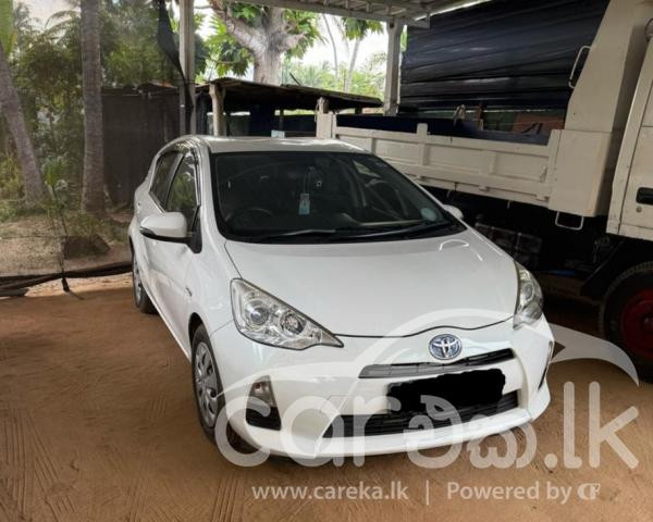 TOYOTA AQUA 2013