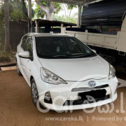 TOYOTA AQUA 2013