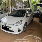 TOYOTA AQUA 2013
