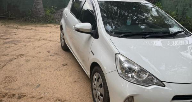 TOYOTA AQUA 2013