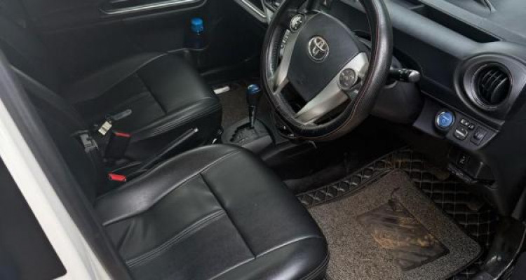TOYOTA AQUA 2013