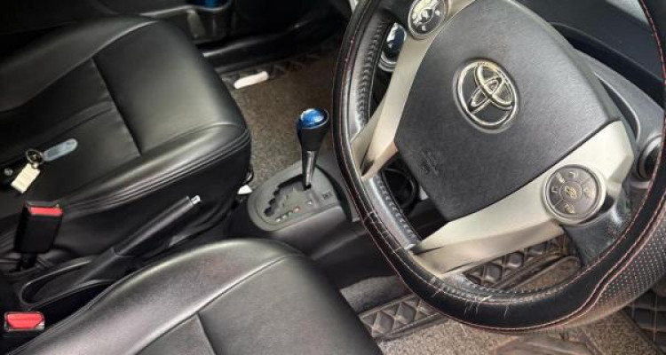 TOYOTA AQUA 2013