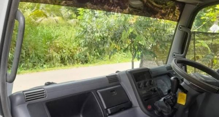 MITSUBISHI CANTER 2003