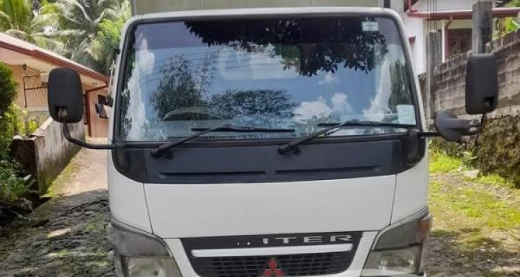MITSUBISHI CANTER 2003